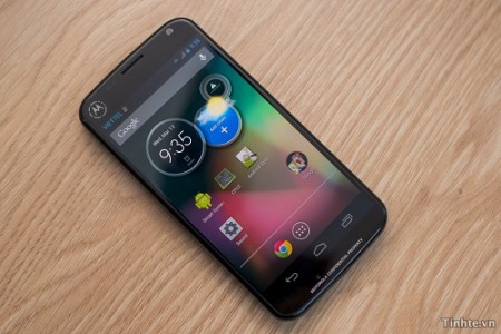 با Motorola XT912 بیشتر آشنا شویم - دیجینوی