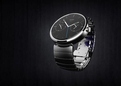 Moto 360؛  همراه با یاقوت کبود و شارژر بیسیم - دیجینوی