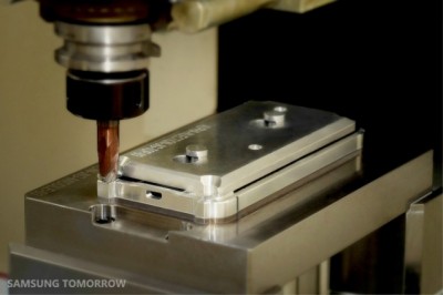 Galaxy-Alpha-metal-frame-production_2