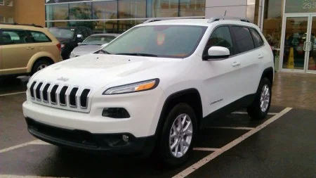 Chrysler بیش از یک میلیون ماشین را ترس هکرها فراخواند - دیجینوی
