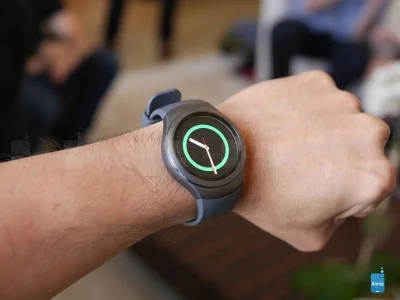 Samsung-Gear-S2.jpg- style=-visibility- hidden