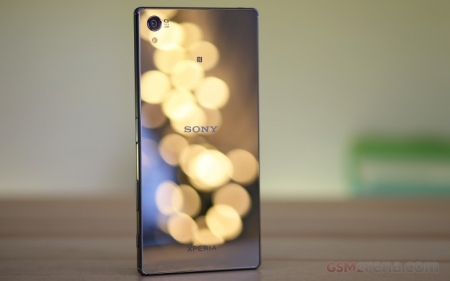 تست صفحه نمایش 4K در Sony Xperia Z5 پرمیوم - دیجینوی