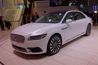 6-lincoln-continental-620x4137