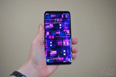مشکلات نمایش رنگ‌ها در صفحه‌نمایش LG V30 - دیجینوی