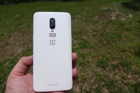 موجودی گوشی OnePlus 6 با رنگ سفید ابریشمی تنها ۲۴ ساعت پس از عرضه به اتمام رسید - دیجینوی