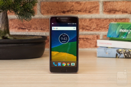 Motorola آماده تست کردن اندروید ۸٫۱ بر روی G5 - دیجینوی