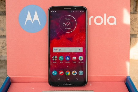 پیشگام در نسل پنجم اینترنت | بررسی تخصصی گوشی Moto Z3 - دیجینوی