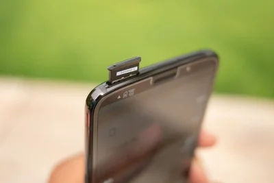 پیشگام در نسل پنجم اینترنت | بررسی تخصصی گوشی Moto Z3 - دیجینوی