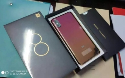 تصاویر Xiaomi Mi 8 به بیرون درز پیدا کرد - دیجینوی