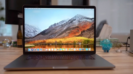 MacBook Pro 15 اپل با کارت گرافیک Radeon Pro Vega از AMD  ارتقا خواهد یافت - دیجینوی