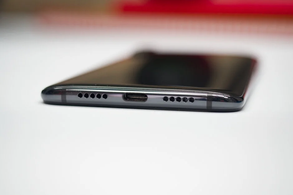 بررسی تخصصی Xiaomi Mi 9 - دیجینوی