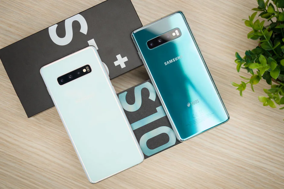 بررسی تخصصی Samsung Galaxy S10+ and S10 - دیجینوی