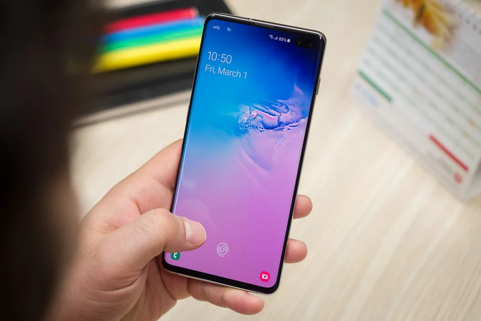 بررسی تخصصی Samsung Galaxy S10+ and S10 - دیجینوی