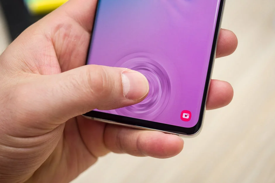 بررسی تخصصی Samsung Galaxy S10+ and S10 - دیجینوی