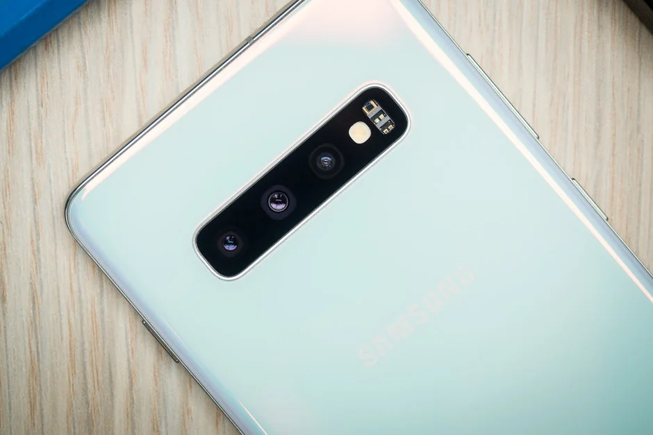 بررسی تخصصی Samsung Galaxy S10+ and S10 - دیجینوی