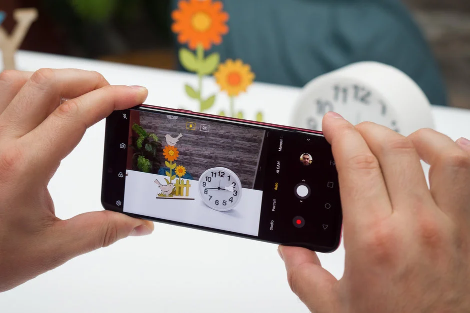 بررسی تخصصی LG G8 ThinQ - دیجینوی