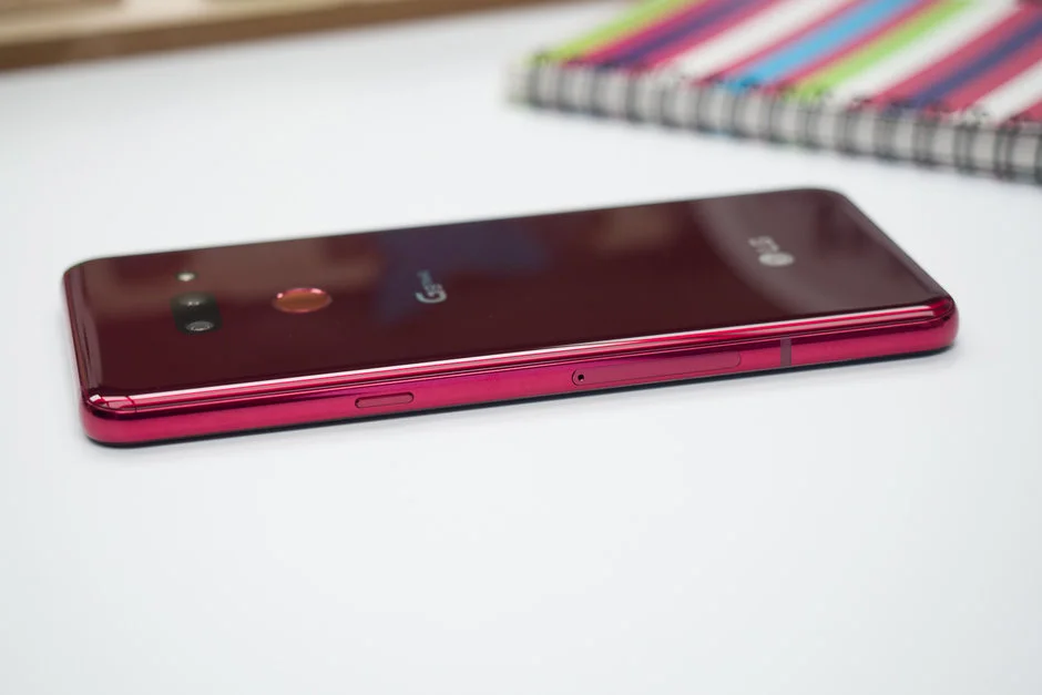 بررسی تخصصی LG G8 ThinQ - دیجینوی