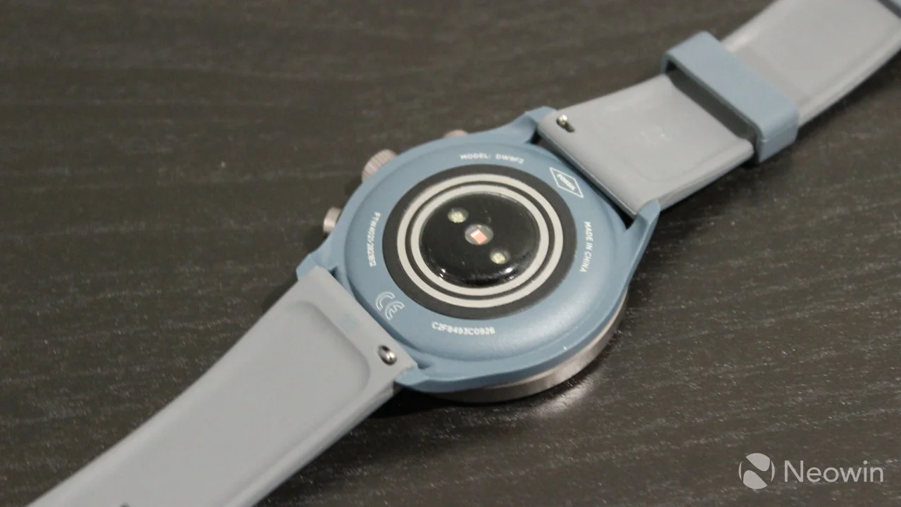 بررسی ساعت هوشمند Fossil sport - دیجینوی