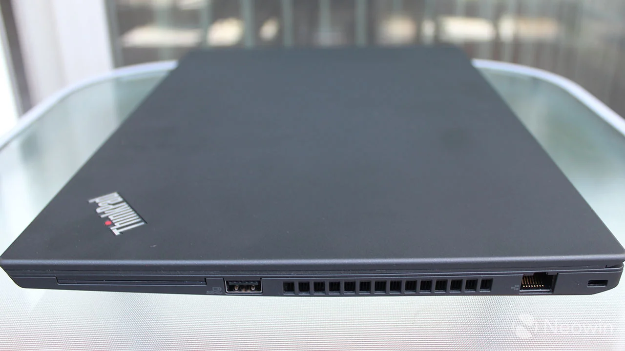 بررسی تخصصی لپ‌تاپ Lenovo ThinkPad T490 - دیجینوی