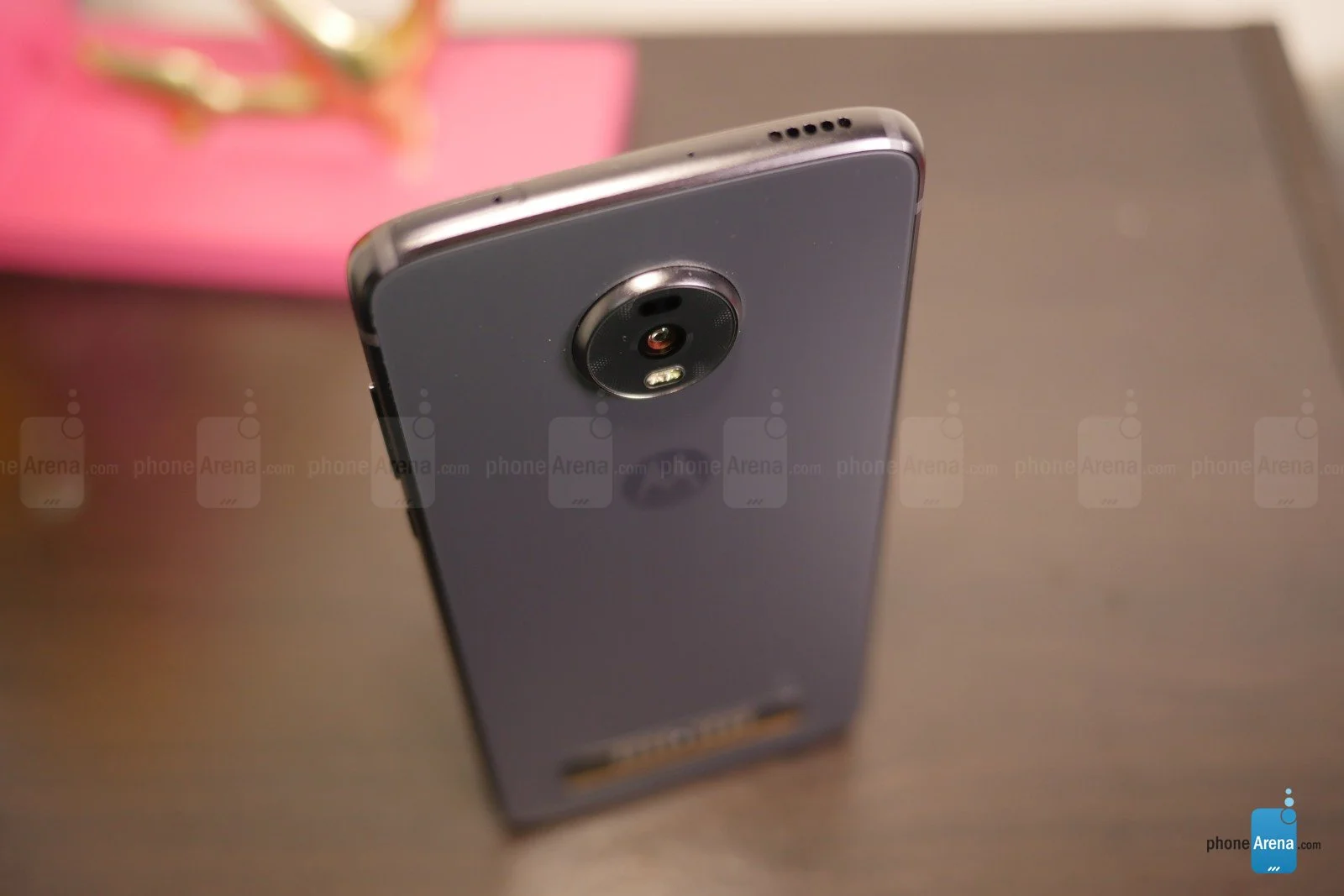 بررسی تخصصی گوشی Motorola Moto Z4 - دیجینوی