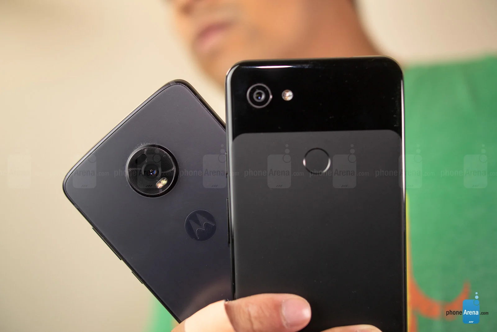 Motorola Moto Z4 در برابر Google Pixel 3a XL - دیجینوی