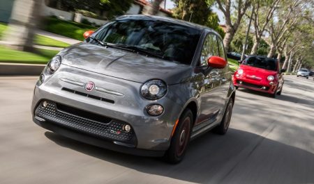 Fiat 500 یک خودروی تسلا درون شهری می‌شود - دیجینوی