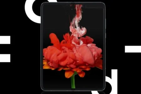 تاریخ رونمایی از گوشی Galaxy Fold تاخیر خورد - دیجینوی