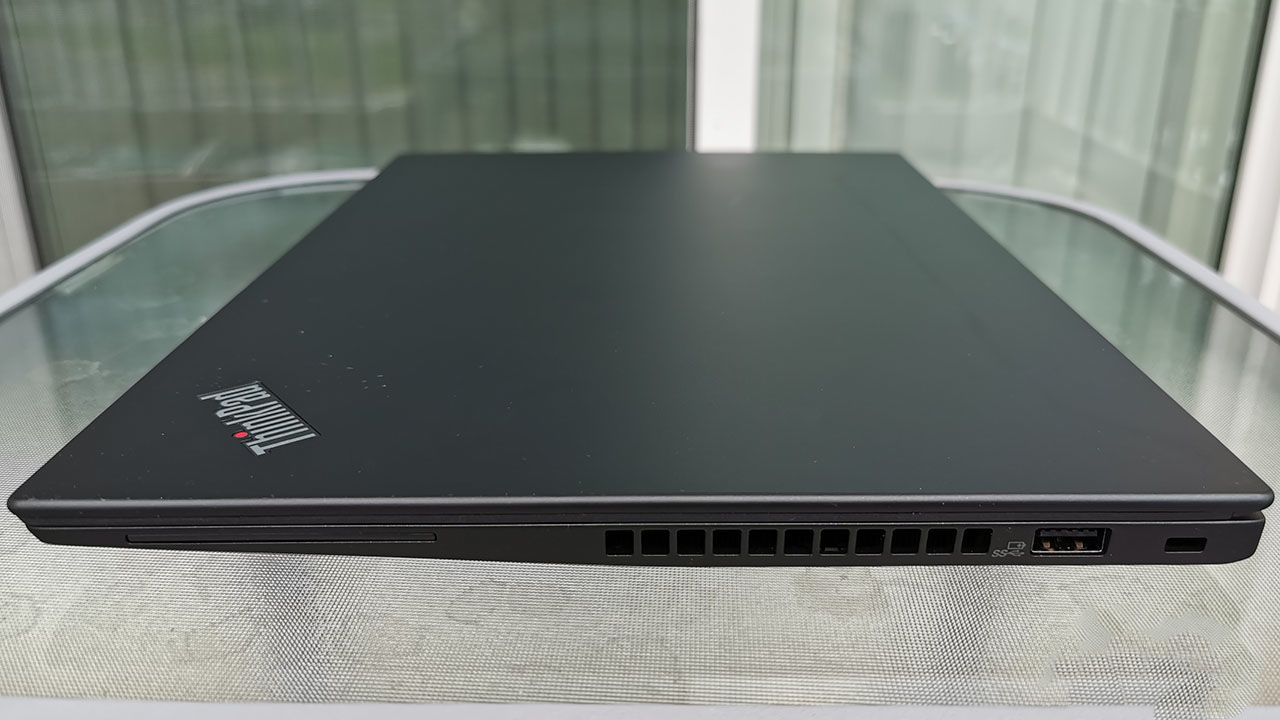 بررسی تخصصی لپ‌تاپ Lenovo ThinkPad T490s - دیجینوی