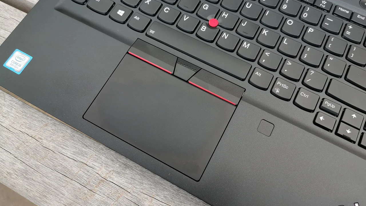 بررسی تخصصی لپ‌تاپ Lenovo ThinkPad T490s - دیجینوی