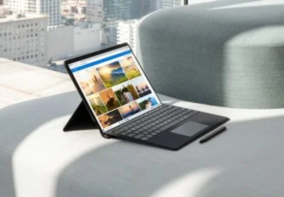 نرمافزار Your Phone تعدادی ایموجیهای بزرگ دریافت کرد