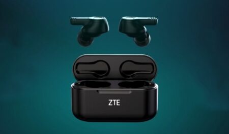 ZTE LiveBuds با عمر باتری ۲۰ ساعته و گواهی‌نامه IPX5 معرفی شد - دیجینوی