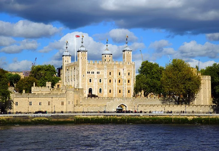 Tower of London برج لندن // جاذبههای گردشگری انگلستان