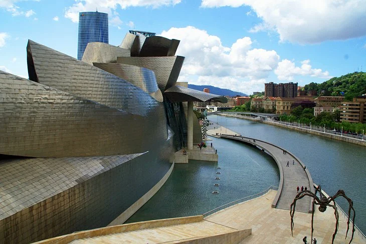 موزه گوگنهایم بیلبائو (Guggenheim Museum)