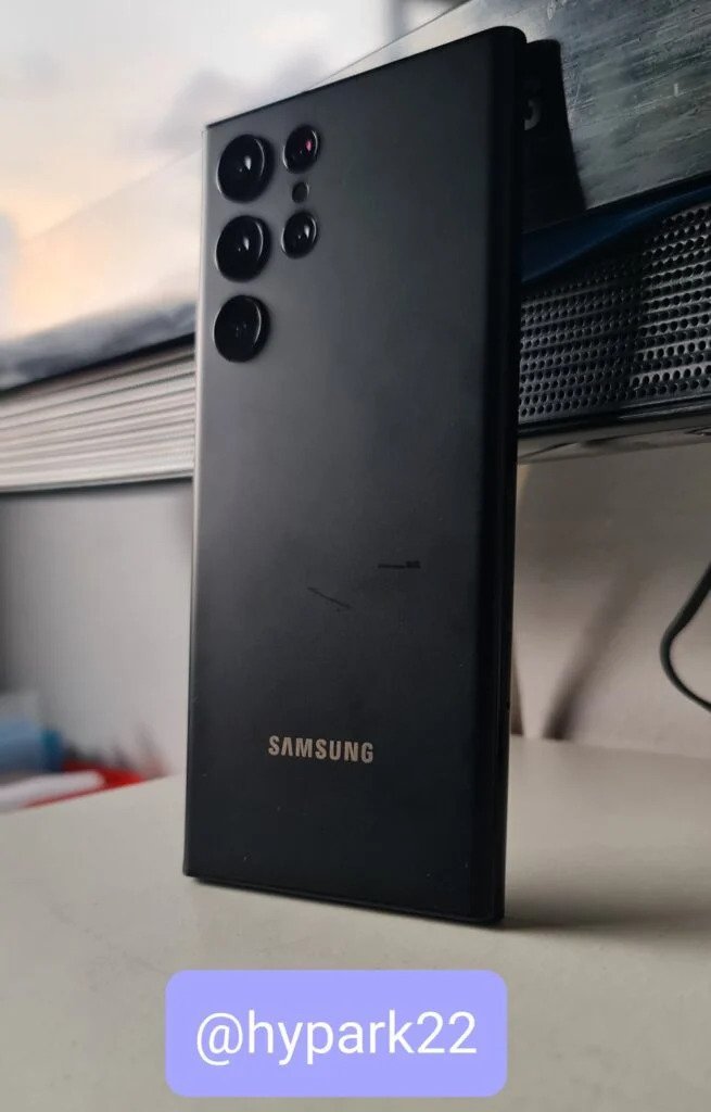 Samsung Galaxy S22 Ultra (1) گلکسی S22 اولترا