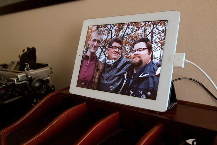 ipad-picture-frame-720x720 روش های خلاقانه برای استفاده از وسایل قدیمی