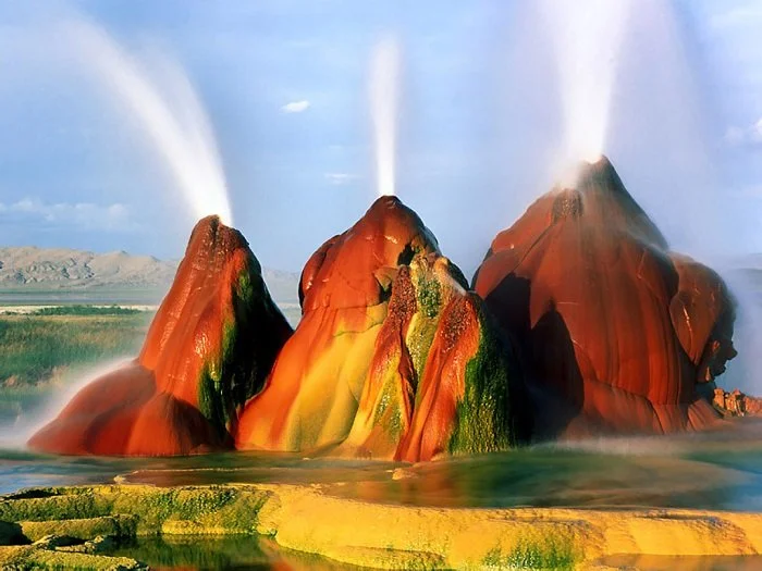 fly-geyser-green جاذبه های گردشگری مثلث برمودا