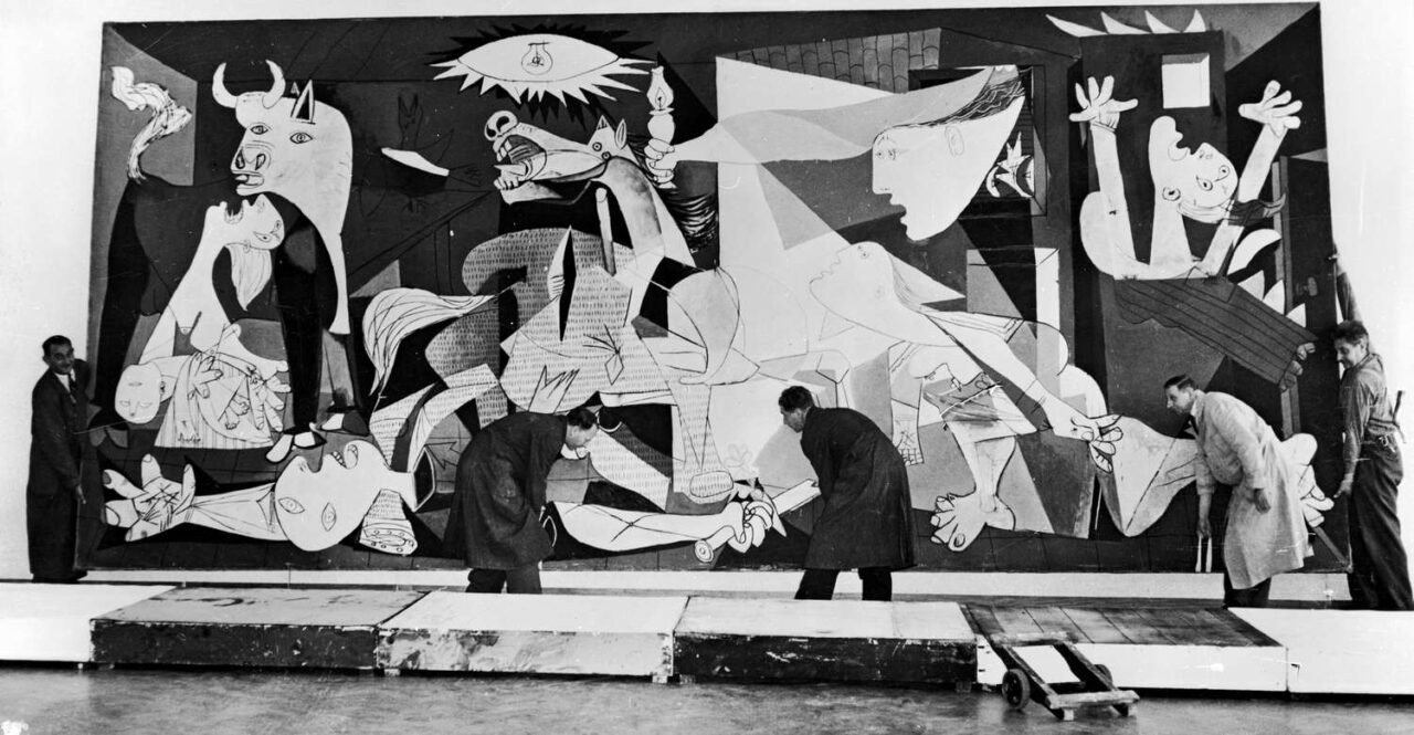 Picasso_Guernica-56a6e75f5f9b58b7d0e56a79 چگونه خلاقیت هوش مصنوعی نگرش ما را تغییر می دهد؟ - دیجینوی