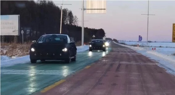 Xiaomi Car Spotted Being Tested on Snow With Founder Lei Jun Onboard خودروی الکتریکی شیائومی در حین انجام تست های برف رویت شد - دیجینوی