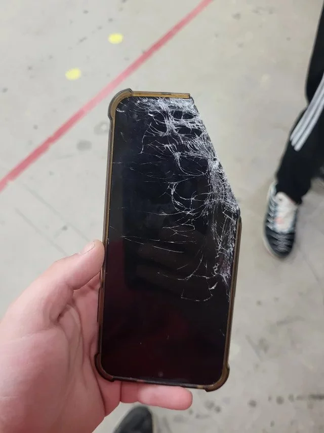 Sliced Phone 1 گوشی برش داده شده