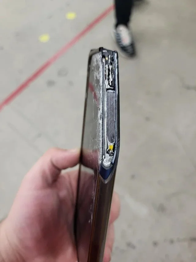 Sliced Phone گوشی برش داده شده