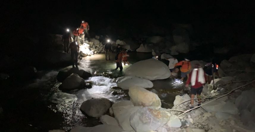 iPhones Emergency SOS saves 10 hikers1 آیفون