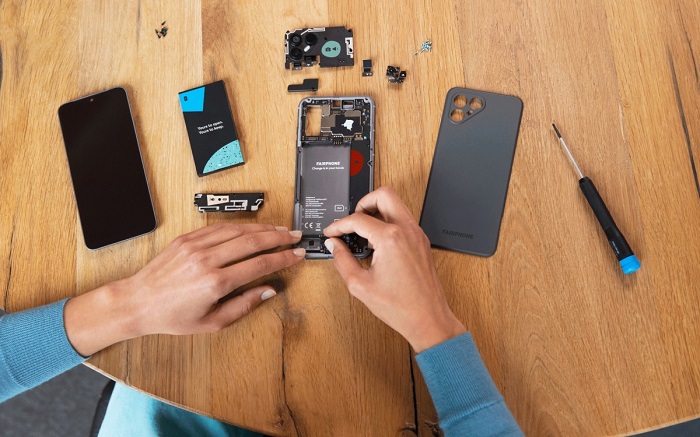 Modular Fairphone 4 finally k lands in the US but isnt running Android anymore Fairphone 4