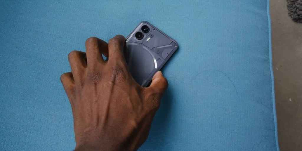 Nothing Phone 2 revealed3 ناتینگ فون ۲