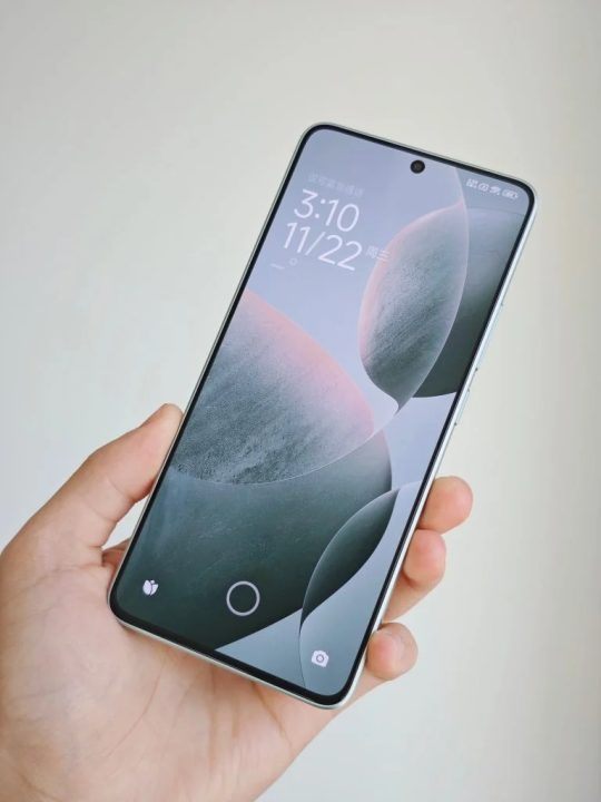 Redmi K70E real photos leaked again with minimal bezels flat display ردمی K70E