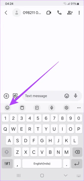 simply-open-the-keyboard-and-tap-on-the-emoji-icon-in-the-top-row-473x1024 رابط کاربری One UI 6 سامسونگ