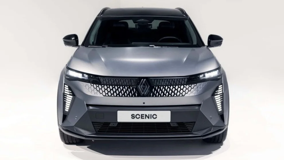 Renault Scenic2 خودروی برتر سال ۲۰۲۴