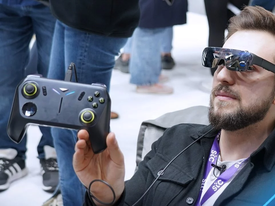 Tecnos Pocket Go Is A Handheld AR Gaming Device 6 تکنو Pocket Go