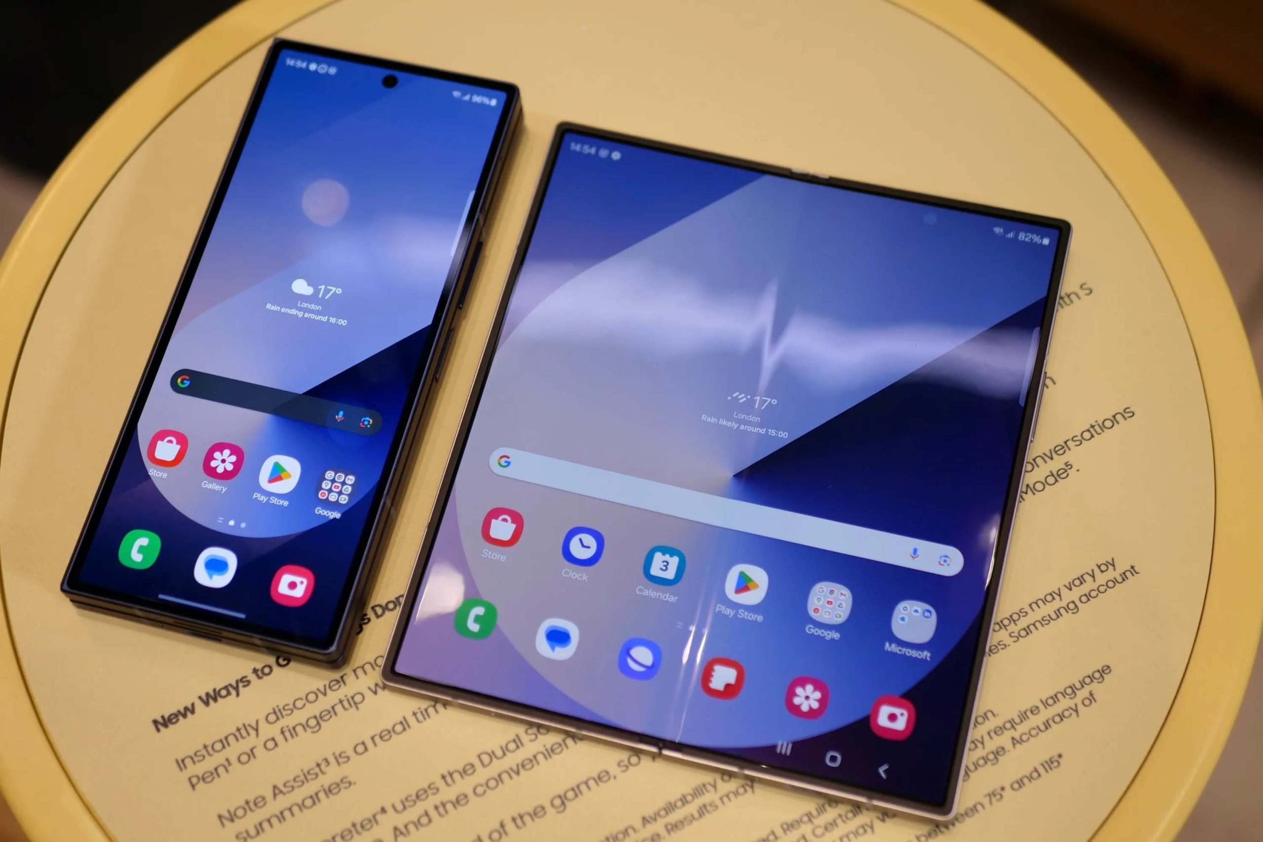 Samsung Galaxy Fold Special Edition has surfaced in a photo with a slim body and triple camera نسخه ویژه گلکسی فولد