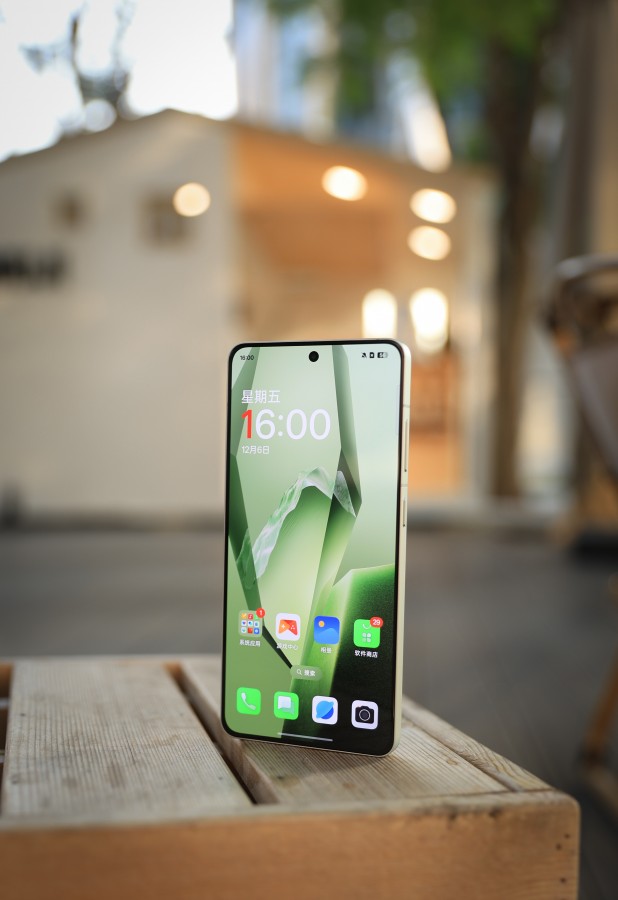 oneplus-ace-5-shown-in-official-images1 وان پلاس Ace 5