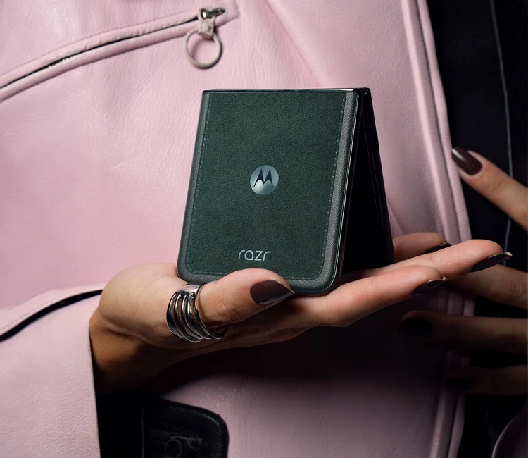 Motorola Razr 60 Ultra Promotional Material Leaks 7 1 موتورولا ریزر 60 اولترا